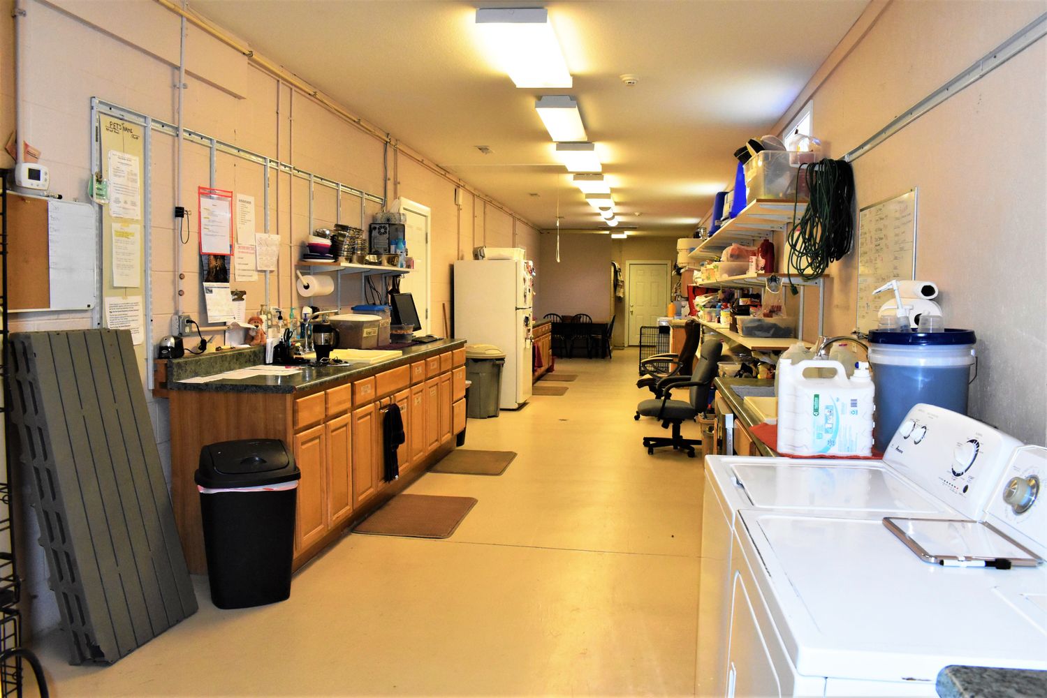 Bed & Biscuit: 153 Fence Ln, Crossville, TN 38571